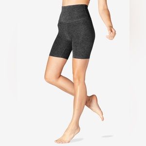 Beyond Yoga spacedye biker short in black charcoal